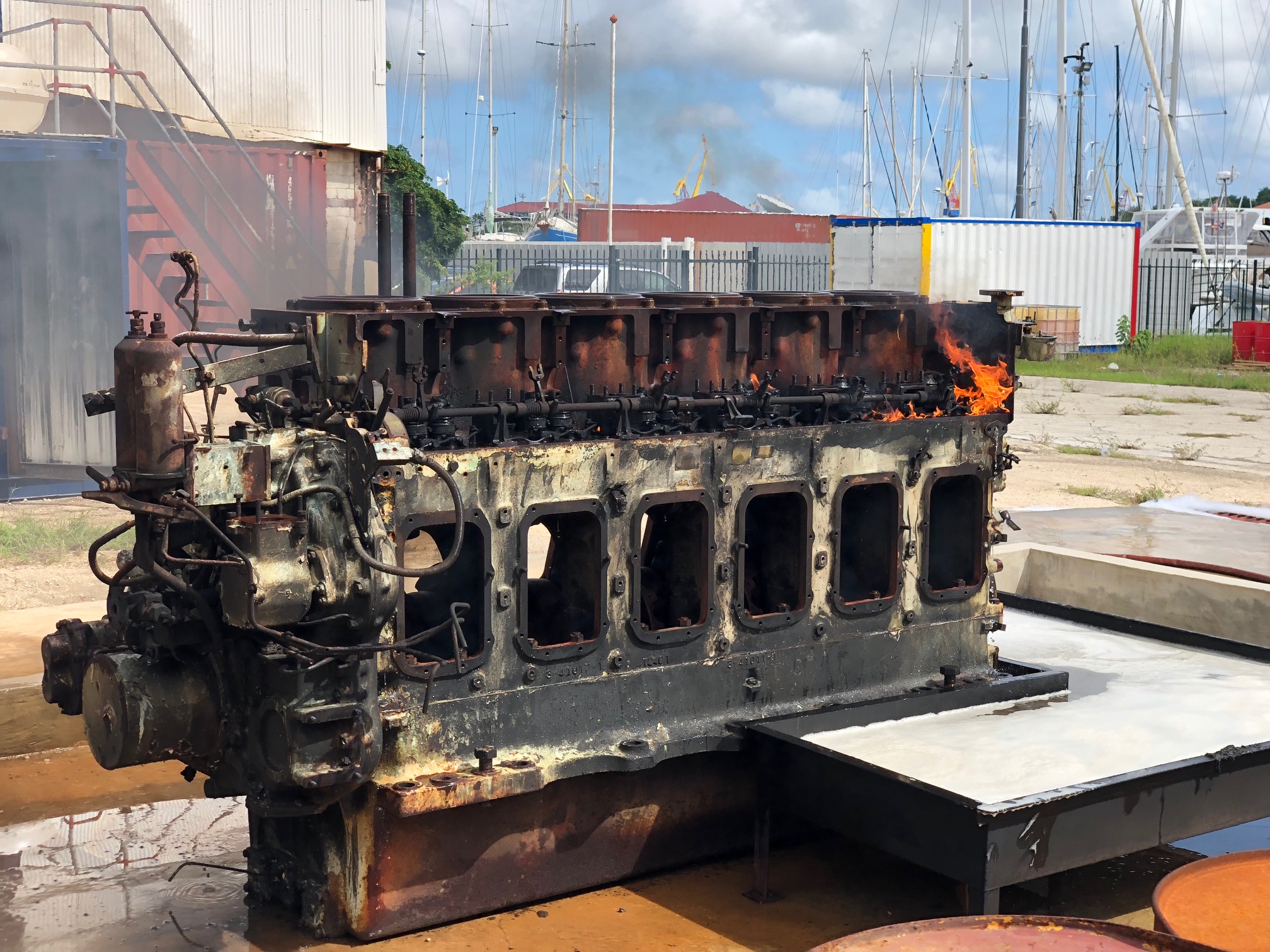 Engine fire training unit